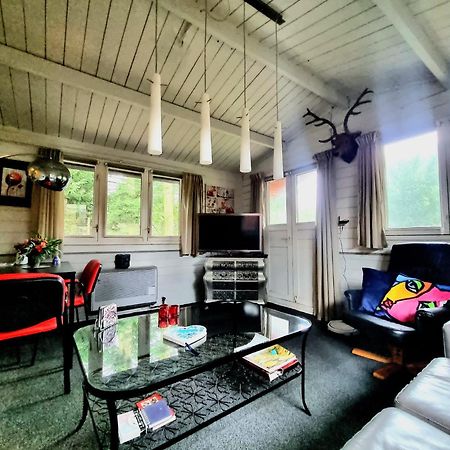Chalet Op Een Rustig Park In De Natuur 푸텐 외부 사진