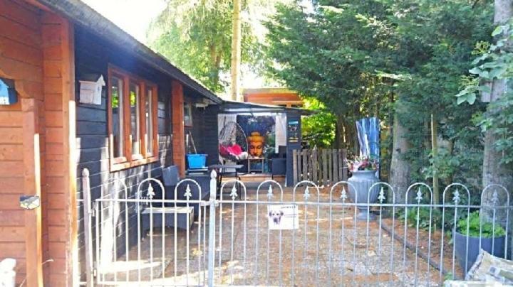 Chalet Op Een Rustig Park In De Natuur 푸텐 외부 사진