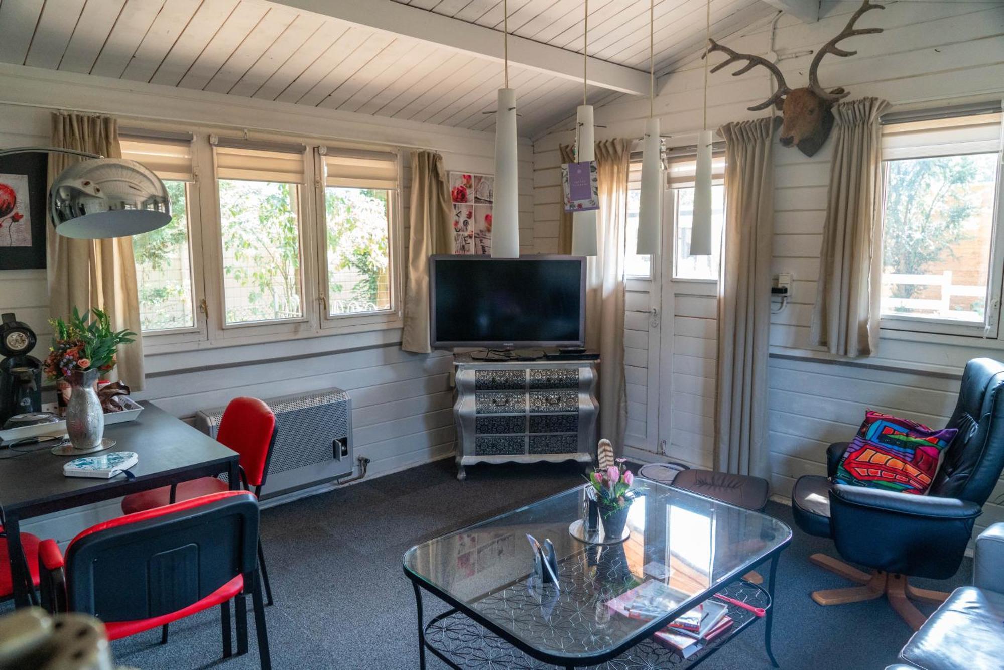 Chalet Op Een Rustig Park In De Natuur 푸텐 외부 사진
